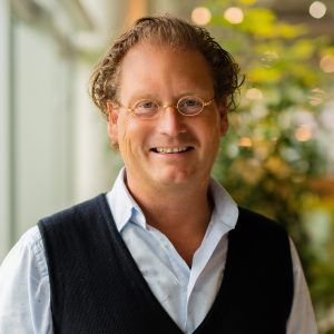 Maarten van Beek M. (Maarten) van Beek, MSc, MA, voorzitter